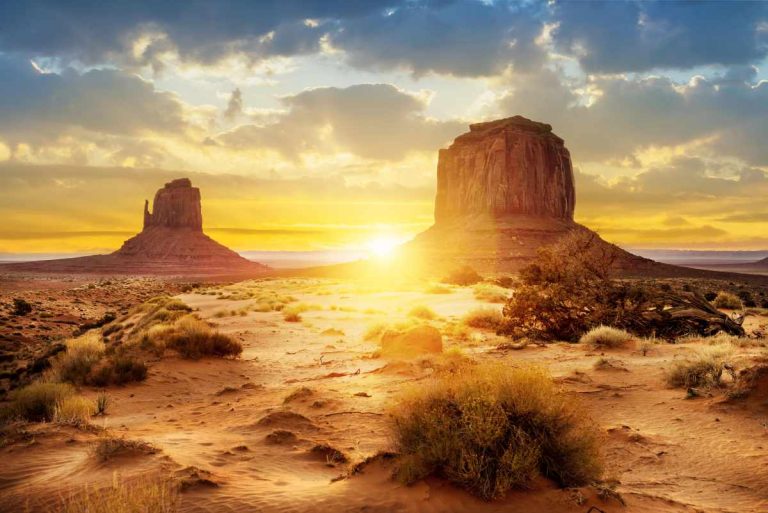 Why Monument Valley Should Top Your Bucket List: 10 Must-See Wonders